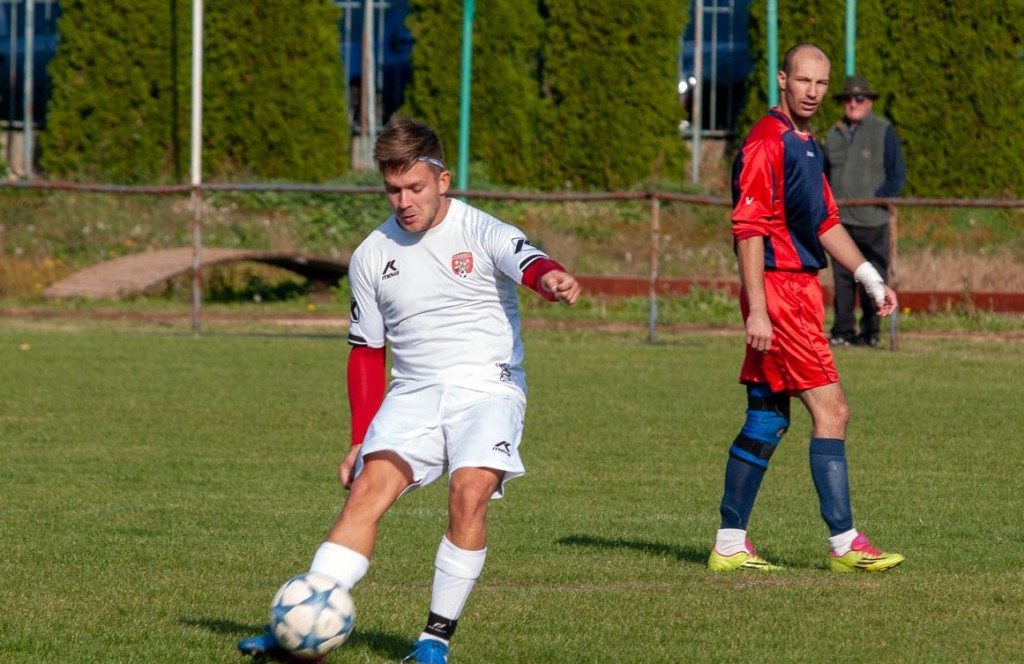 Dôležitý víťazný gól v Svätoplukove dal Ľuboš Varga.
